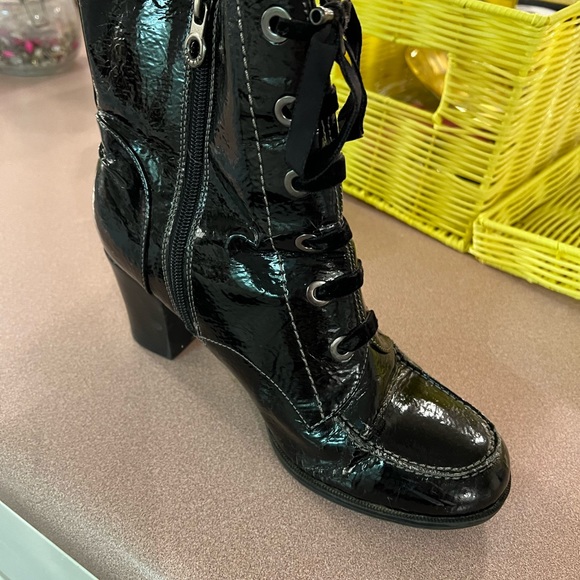 SPORTO BLOCK HEELED ZIP SIDE BOOTIES- SIZE 8.5 M. COMFY-WATERPROOF (fur lining) - Picture 9 of 16